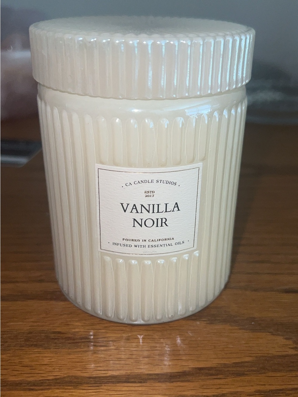 Vanilla Noir Scented Jar Candle - Cream